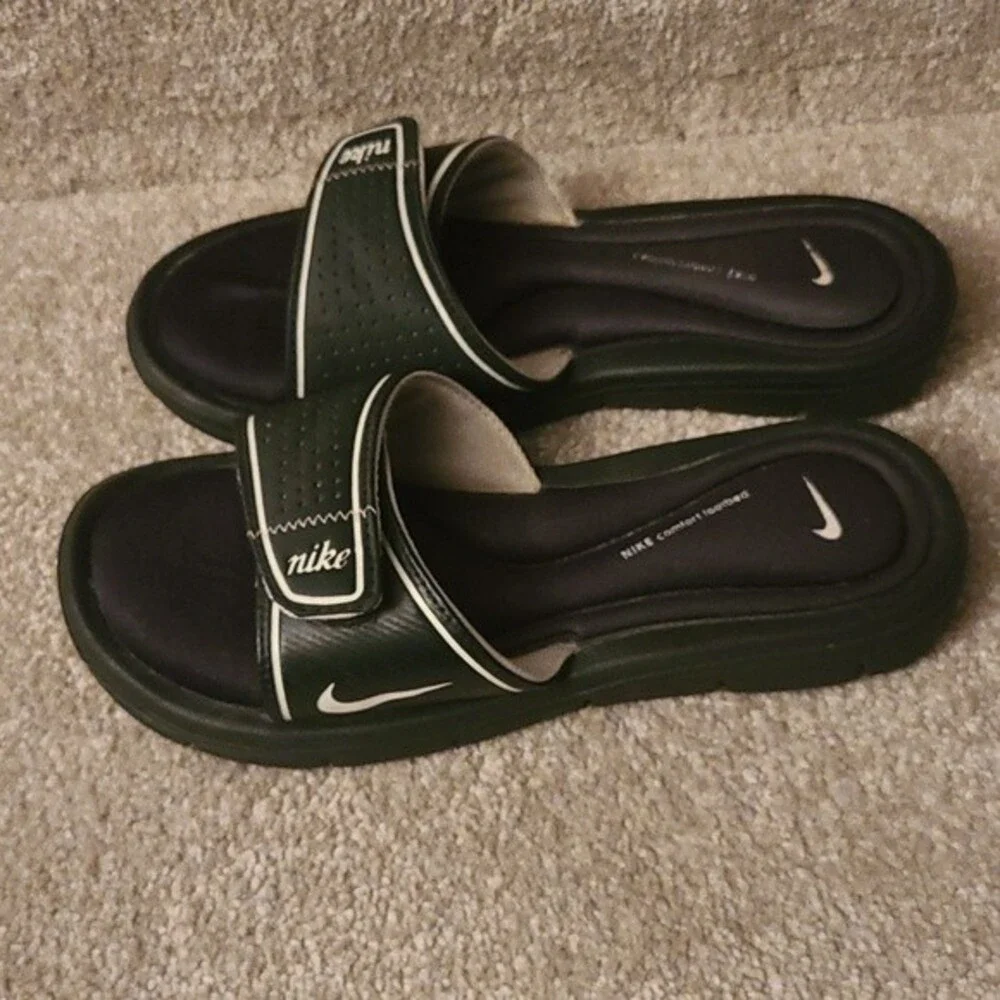 Nike Women's 360883-011 Black Comfort Footbed Slides Size 6